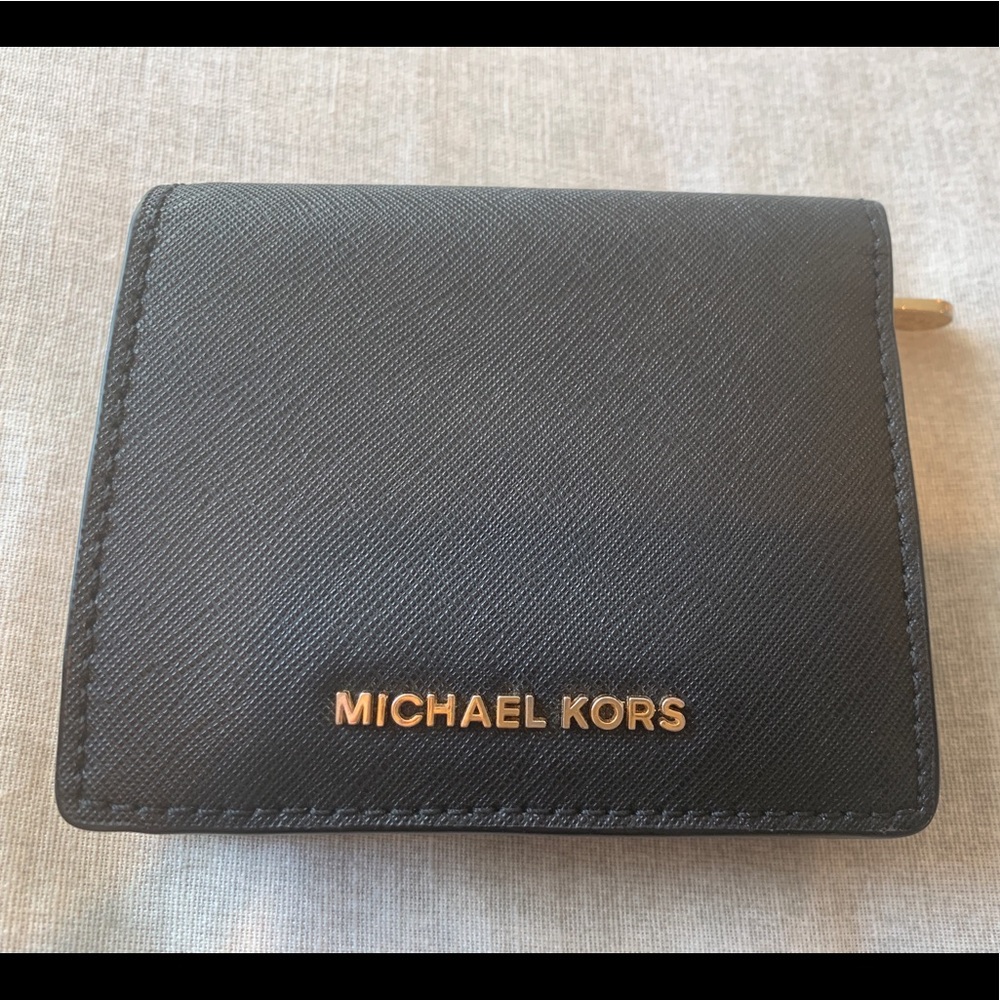 Black leather Michael Kors wallet